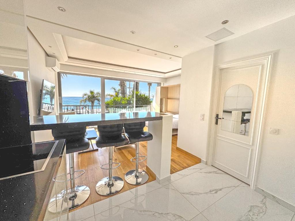 CARIATIDES STUDIO - PROMENADE HOLIDAY - 4