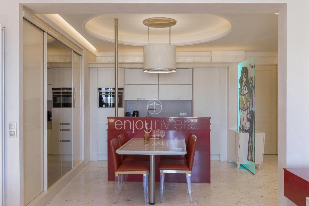 Palais Miramar Suite Art Modern - Derniere étages Vue Mer - 75m de confort - En Face des Plages -WIFI - Clim - 4
