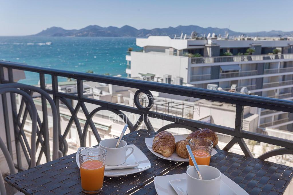 Palais Miramar Suite Art Modern - Derniere étages Vue Mer - 75m de confort - En Face des Plages -WIFI - Clim - 5