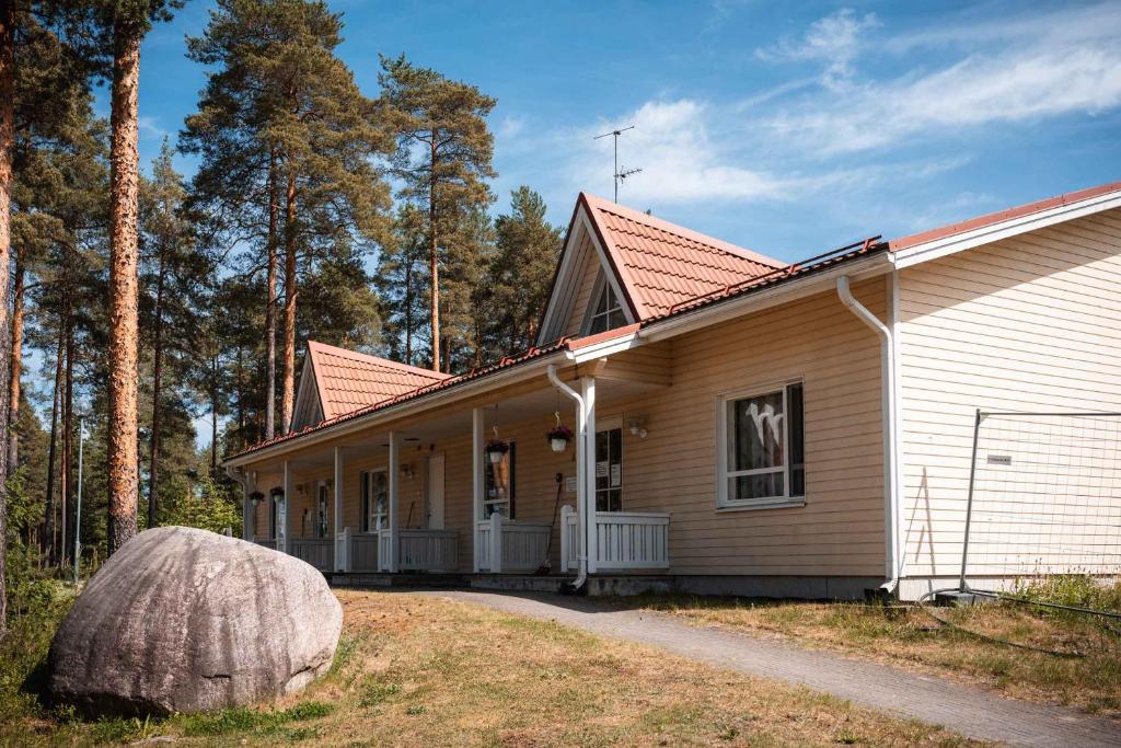 Kitinrivi B&B, Kannus