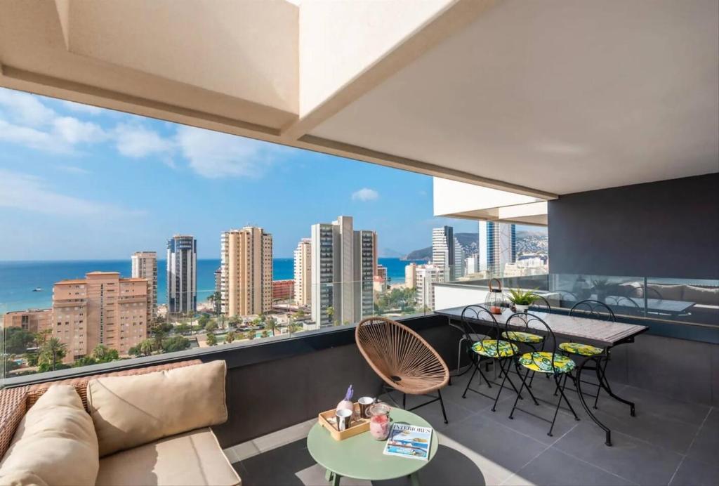 Apartamento H&M con Padel, Piscina y vistas al mar - 4