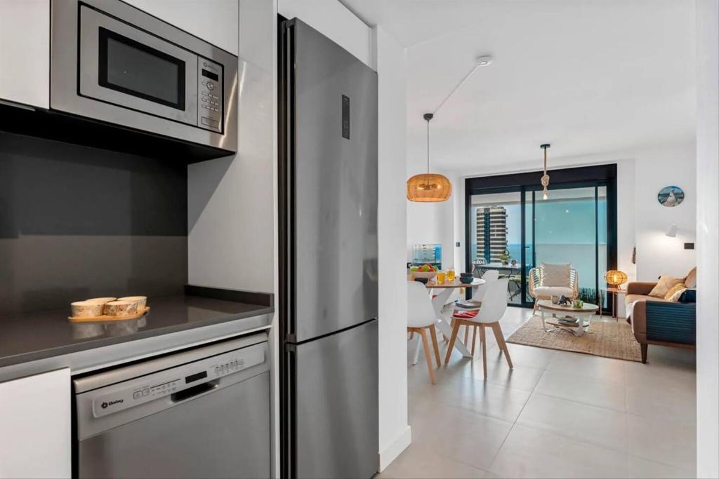 Apartamento H&M con Padel, Piscina y vistas al mar - 5
