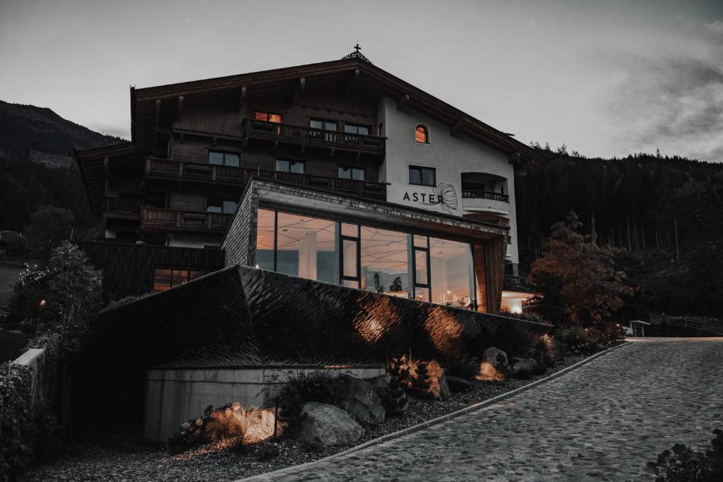 ASTER Boutique Hotel & Chalets - 2