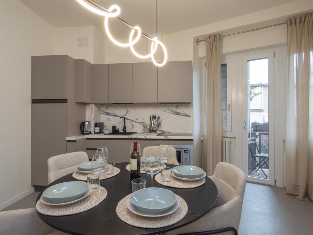 Spacious 2BDR with balcony Arco-Sempione Area, by Rentopolis - 5