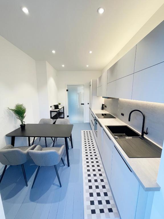 Luxurious 3 bedroom center flat with AC! - 4