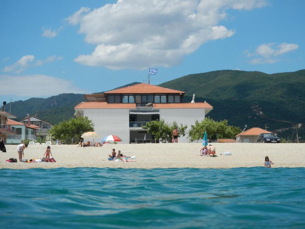 Big Dino's Galini, Nea Vrasna