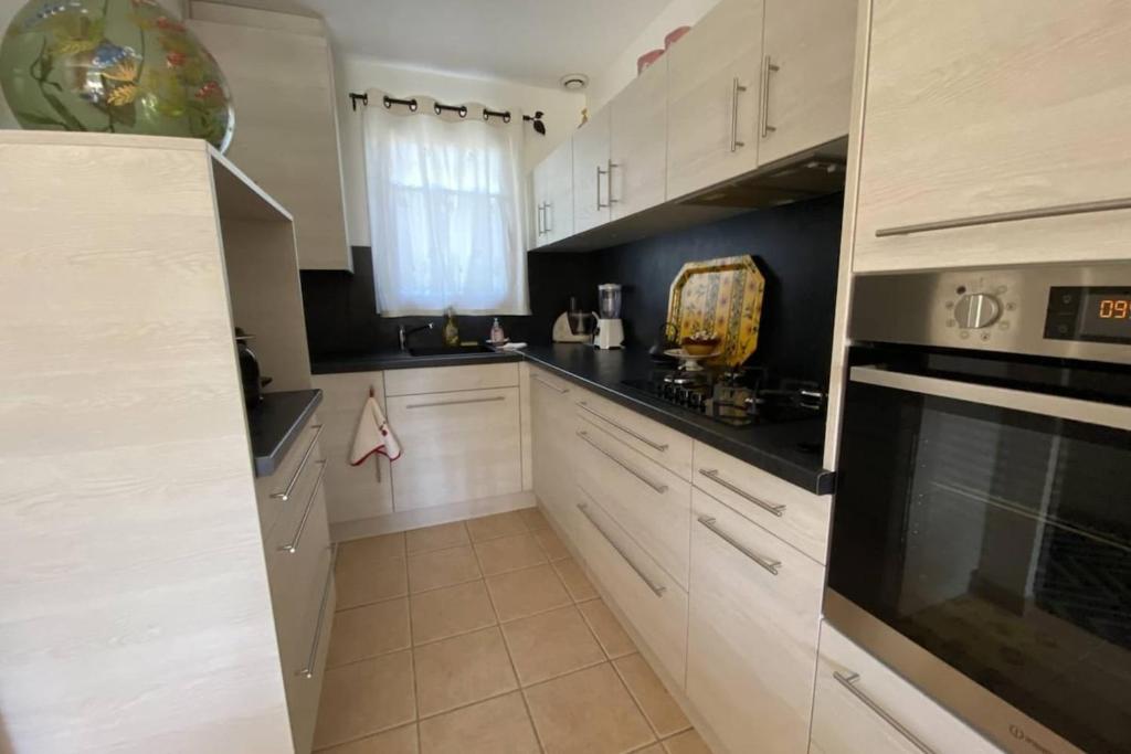 At Tinou's spacious quiet house with garden for 2 people - 4