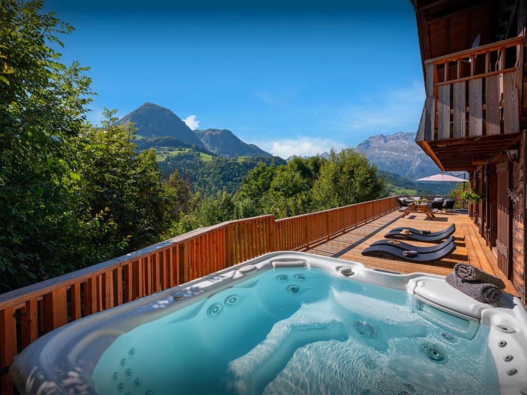 Chalet Morclan - OVO Network - 2