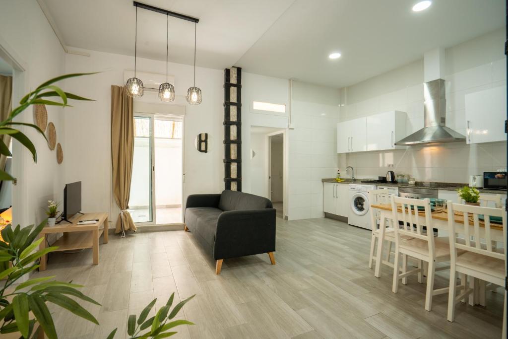 Luminoso Apartamento Familiar y Patio Privado - 4