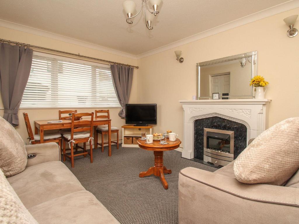 Seagulls Nest, Bridport