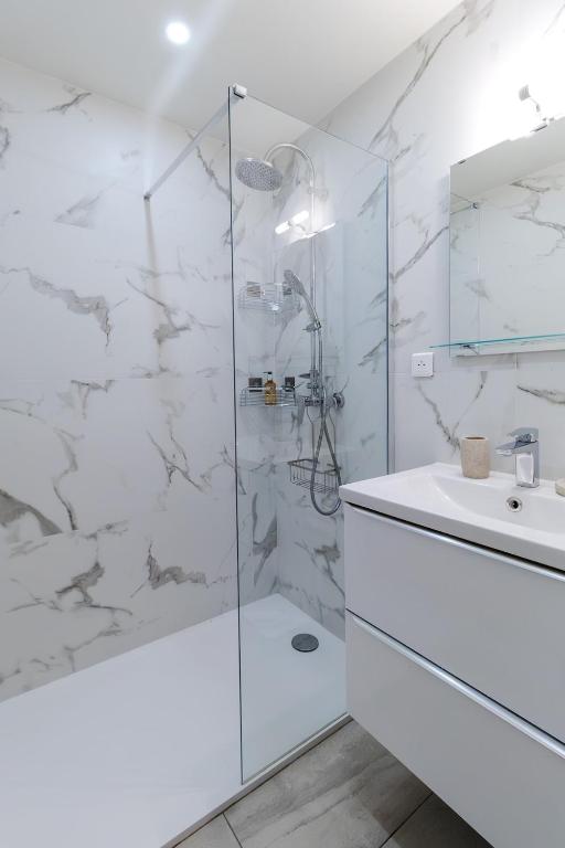 Comfortable apartment in the heart of Suquet - 2