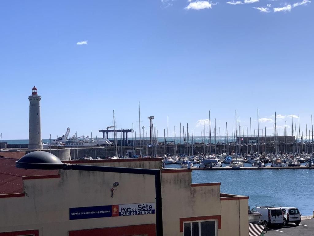Beautiful P2 center, harbor and sea view - 5