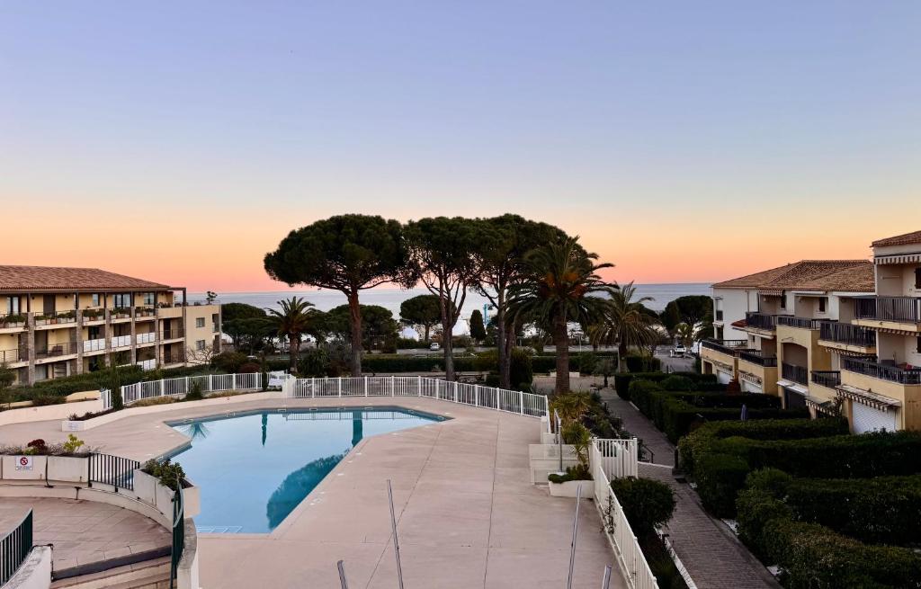 Les Issambres, appartement face mer Golf St Tropez - 3