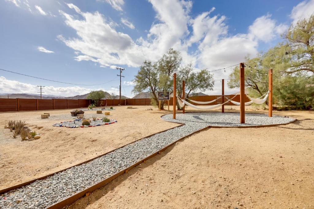 Mtn-View Home about 8 Mi to Joshua Tree Natl Park!, Joshua Tree