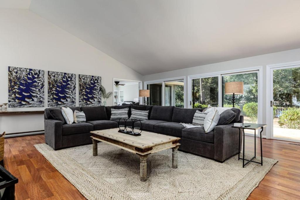 Turn the Page - Village of Pinehurst 3BR Getaway, Pinehurst