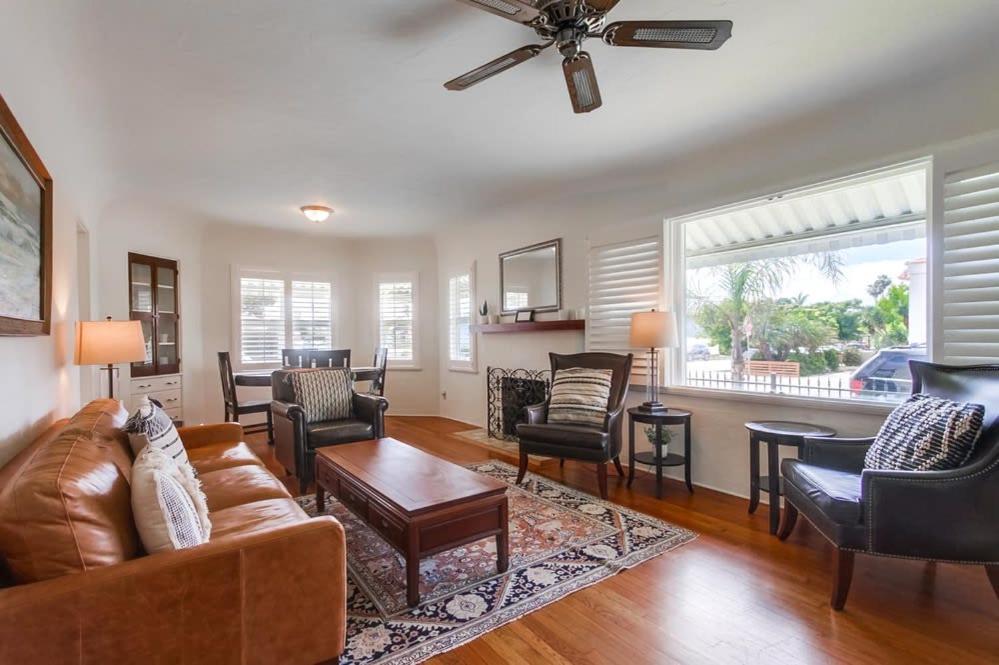 Spring break 2 blocks to beach pier Newport Ave, San Diego