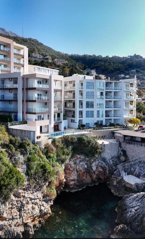 Paradise beachfront view 1 - 4
