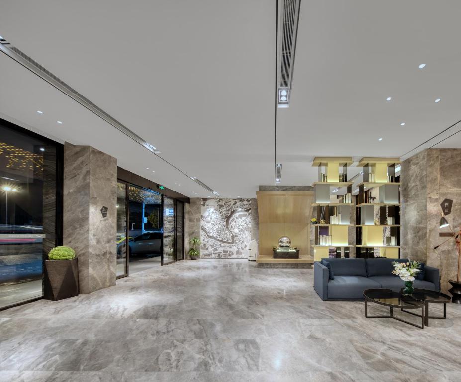 エチャーム ホテル カンチョウ ナンジョウ メトロ ステーション パーチョウ インターナショナル エキシビション センター (Echarm Hotel Guangzhou Nanzhou Metro Station Pazhou International Exhibition Center) フロント・ロビー