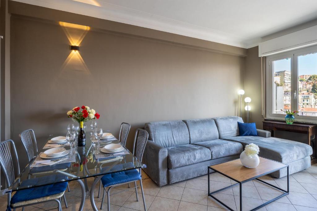 GuestHost - Sea View Retreat - Steps from City Center - 5