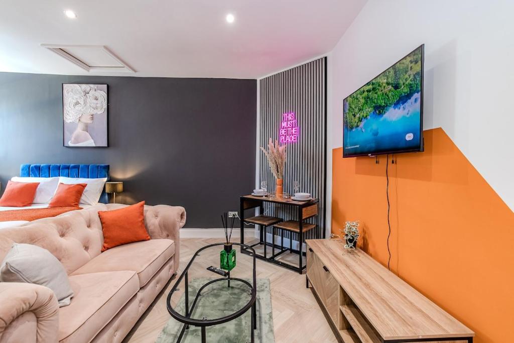 Beautiful Studio Next to Beach & Shopping Centre, Brighton and Hove