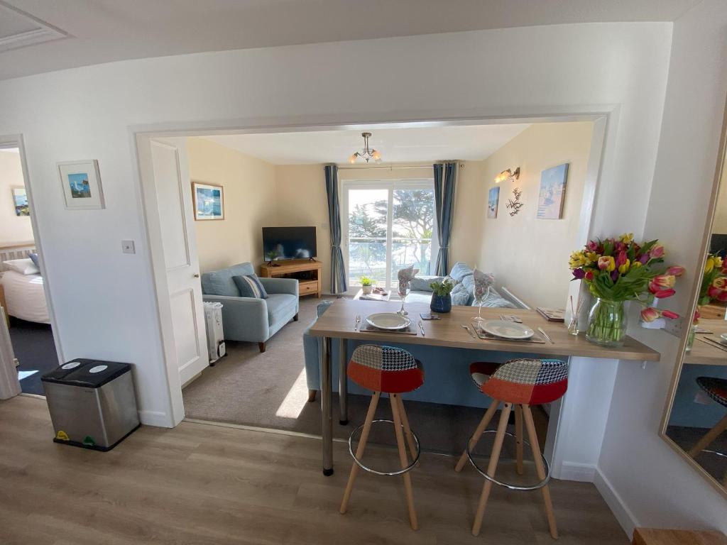 Tide Watch - Mount Brioni, Downderry