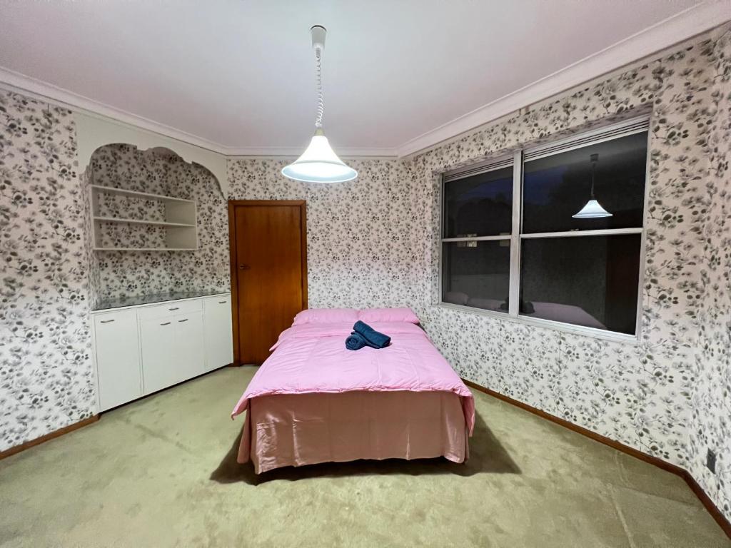 31 Room, Epping