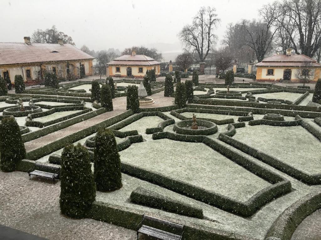 Zamek Jemniste photo