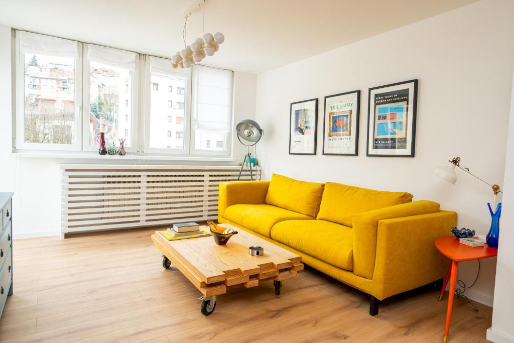 Colorful 3-Bedroom Apartment - 4