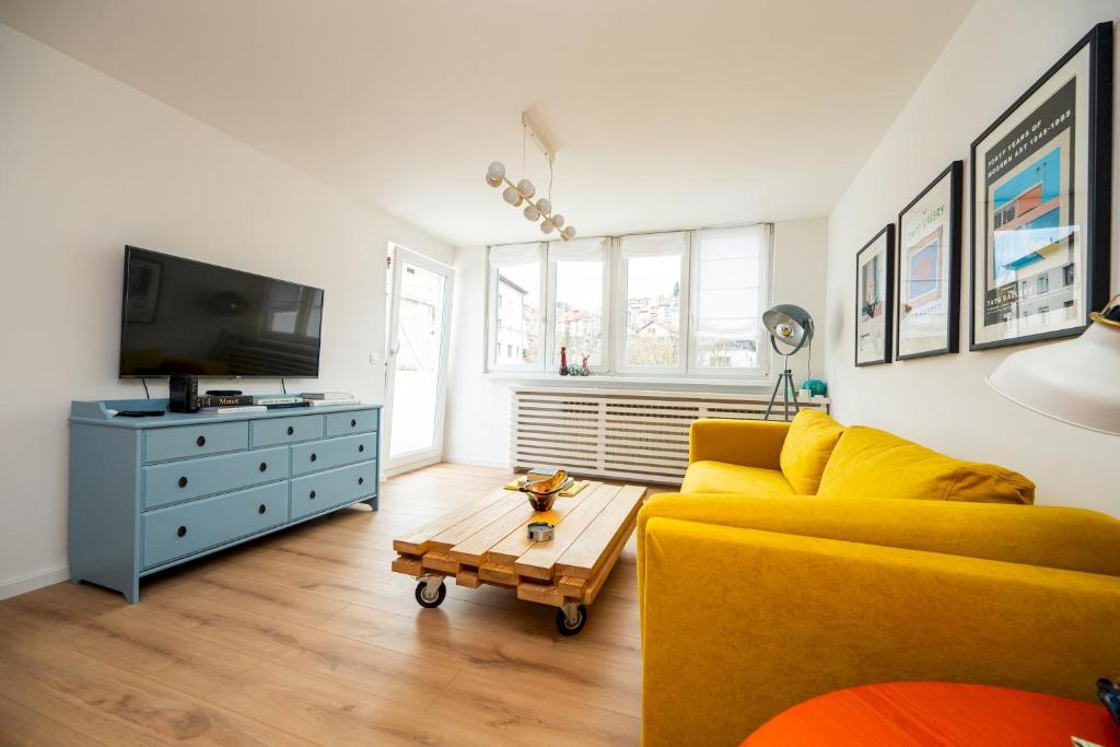 Colorful 3-Bedroom Apartment - 5
