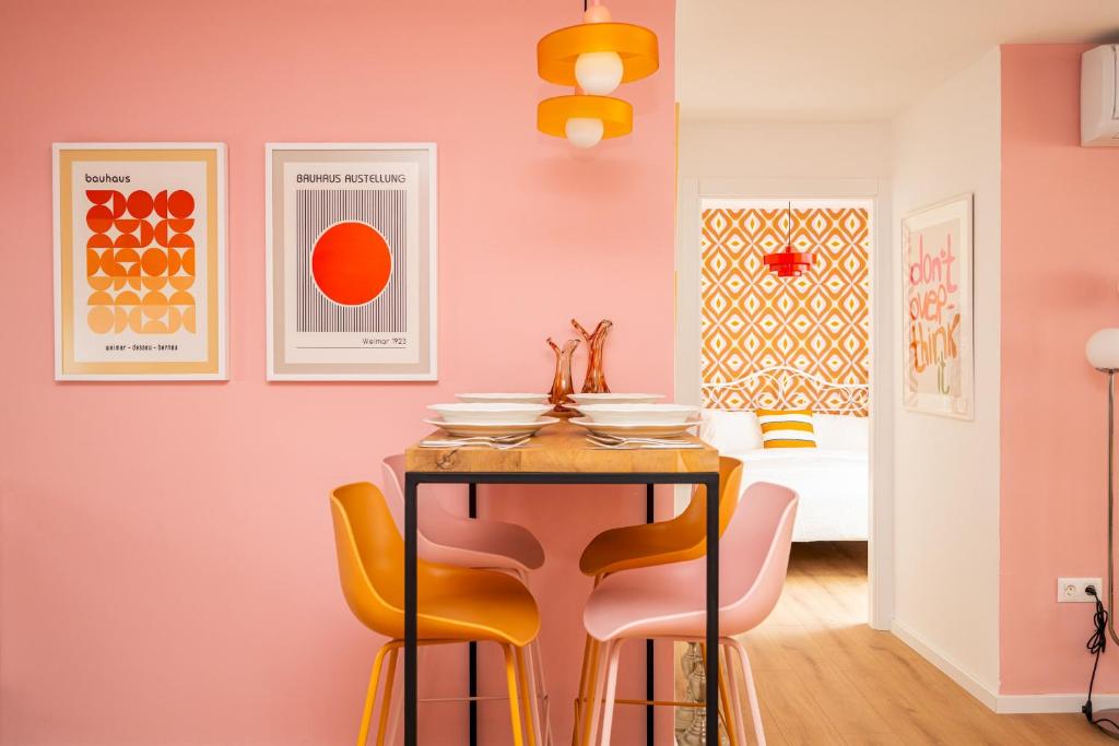 Colorful 3-Bedroom Apartment - 1