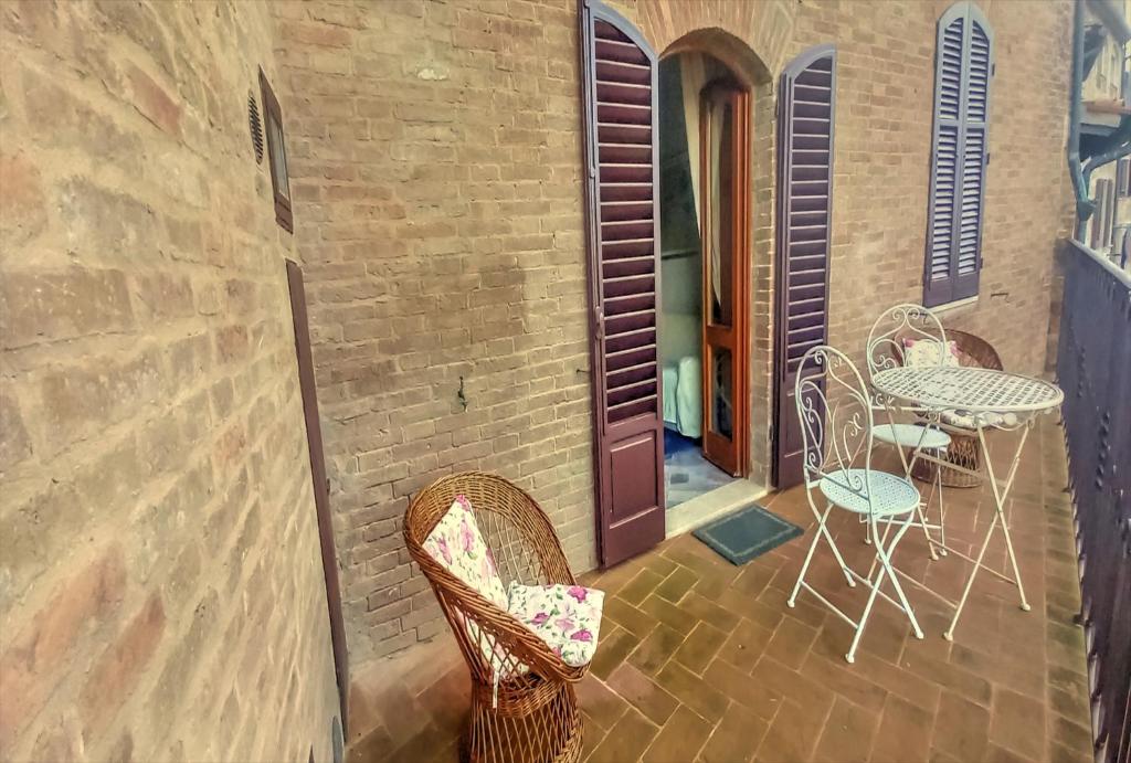 Casa nella Corte nel Centro di San Gimignano con balcone panoramico wifi e garage auto privato - 4