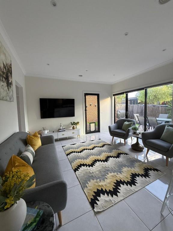 The hidden retreat, Doreen