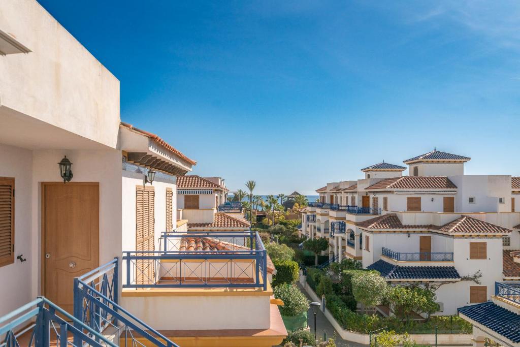 Apartamento ROSA del MAR Playas de Vera Ático en Primera Línea de Playa Piscina al Aire Libre Aparcamiento Gratuito WiFi Muy Rápido Acogedor con Calefacción - 5