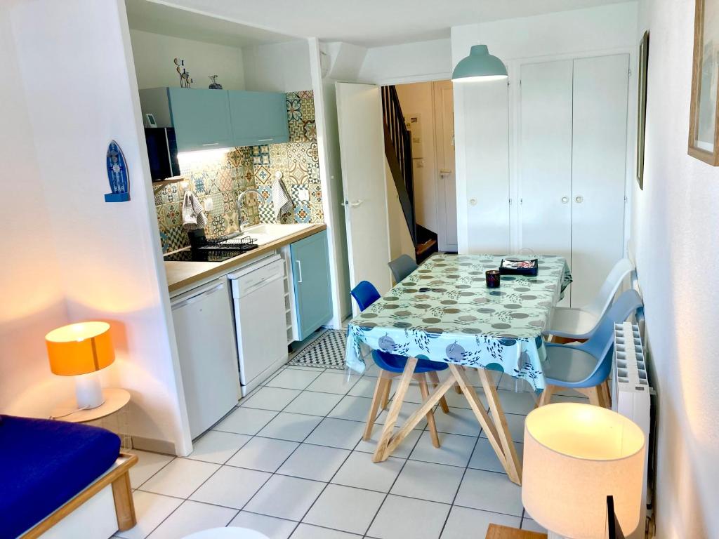 Appartement T3 avec piscine et parking, proximité immédiate plage et port de plaisance du Crouesty - 2