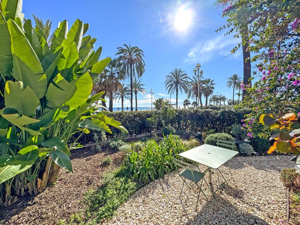 Cosy Sea Front Garden Nice - 5