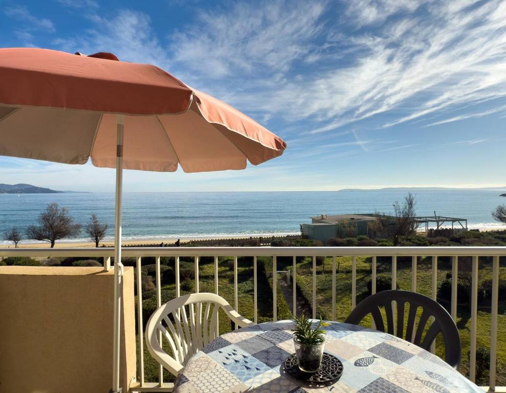T2 pied dans l'eau- Vue mer- Proche commerces - 2