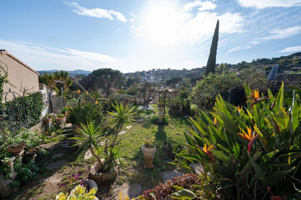 Maison climatisée pour 5 personnes , au clame , jardin arboré proche commerces - 3