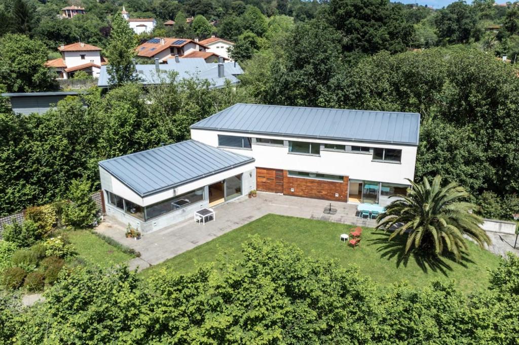 Gestiona2R - Casa familiar en Llanes 4 dormitorios Jardín privado - 1