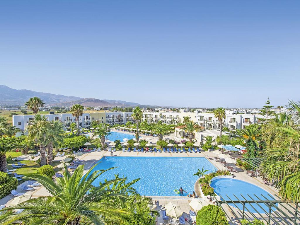 Tigaki Beach Hotel — Swimming pool in Tigaki, South Aegean