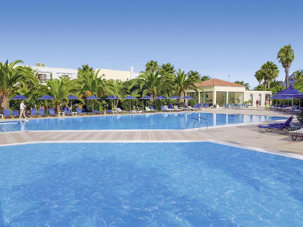 Tigaki Beach Hotel — Swimming pool in Tigaki, South Aegean