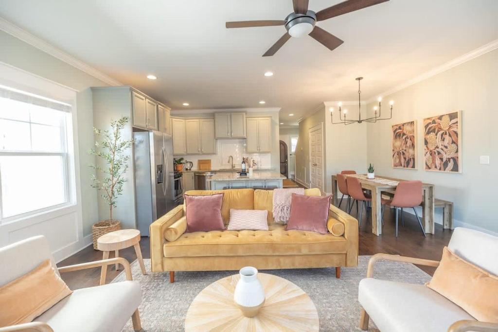 A Gem in the Heart of Black Mountain, Black Mountain