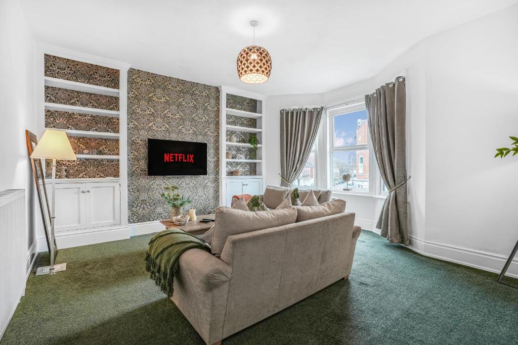 3-Bed - Central - Free Parking - Garden, Northampton