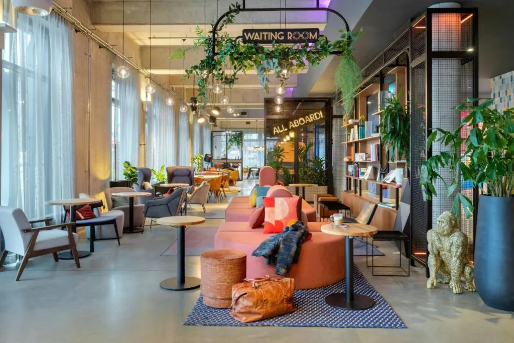 Moxy Berlin Ostbahnhof, Hotel in Berlin