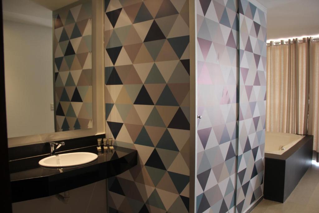 G Hotel by Gaya Group - 4