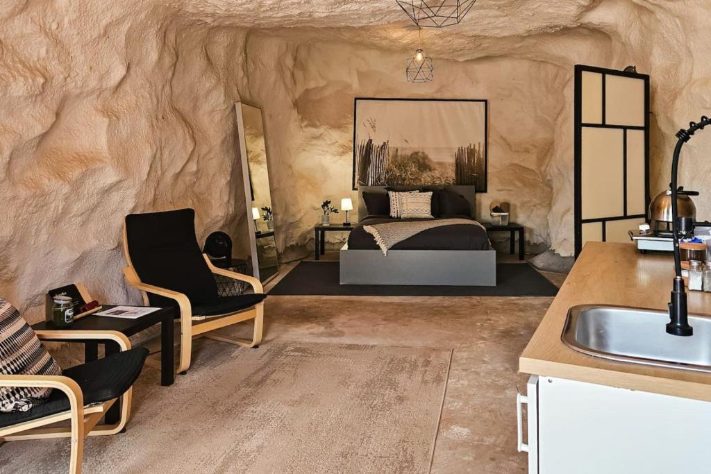 The Caves at Moab - At Private Riverside Ranch, Moab