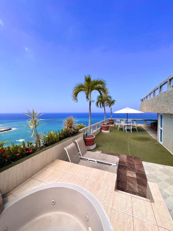 Apartamento con terraza en playa grande, Catia La Mar