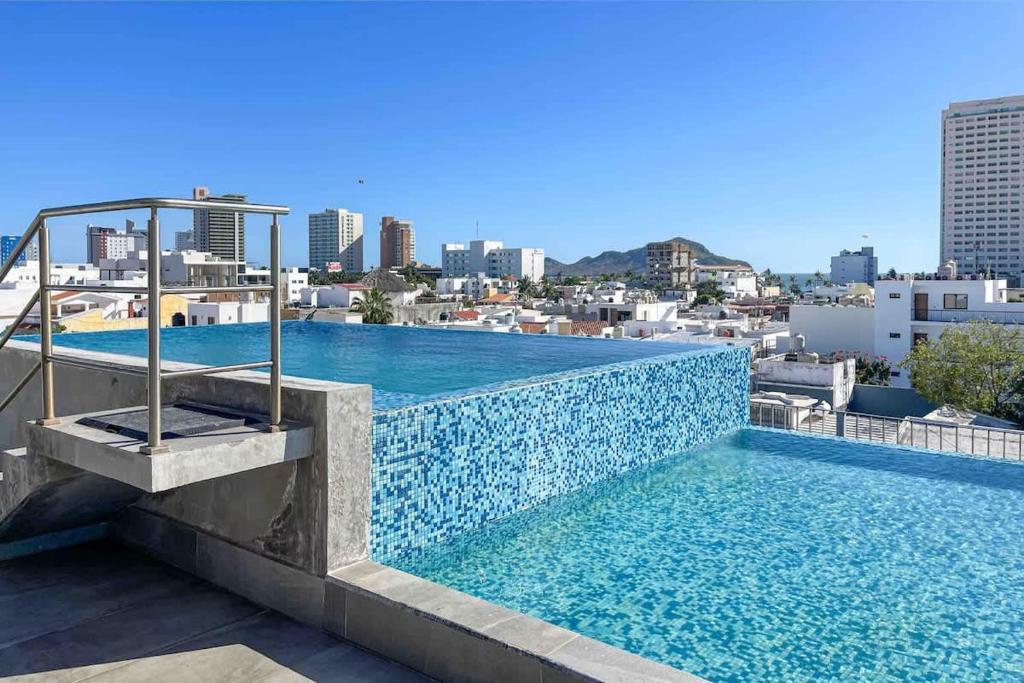 Departamento con Alberca a 4 cuadras de playa - Tulum 2b, Mazatlán