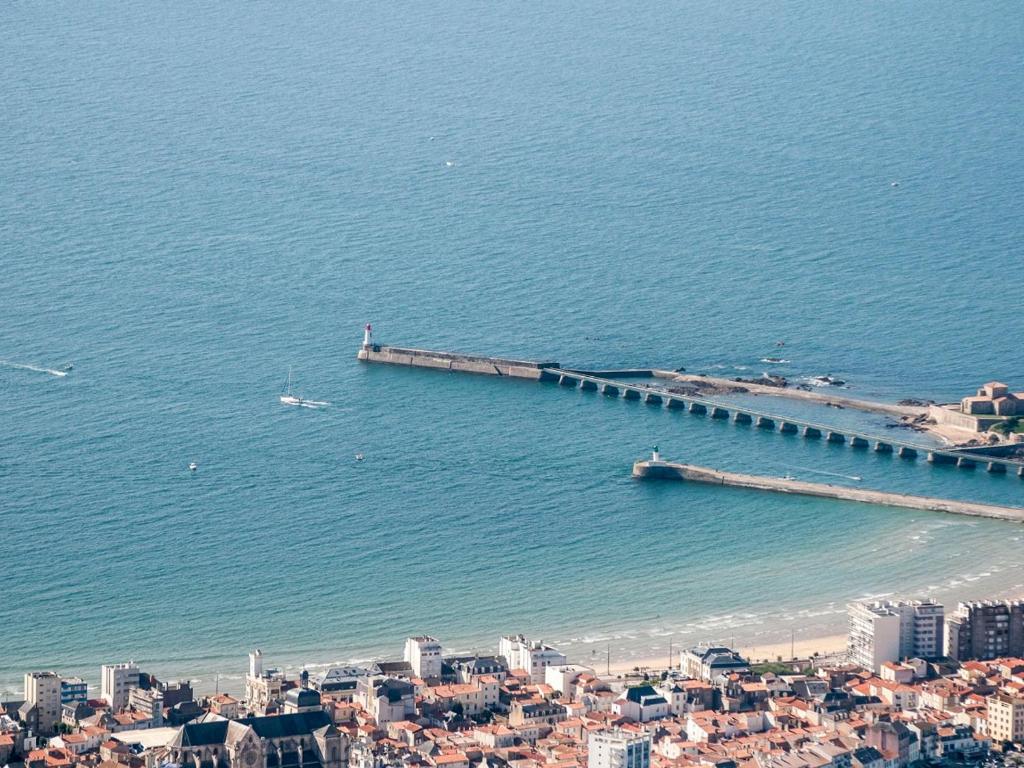 Studio rénové face à la plage avec balcon et garage - FR-1-92-948 - 2