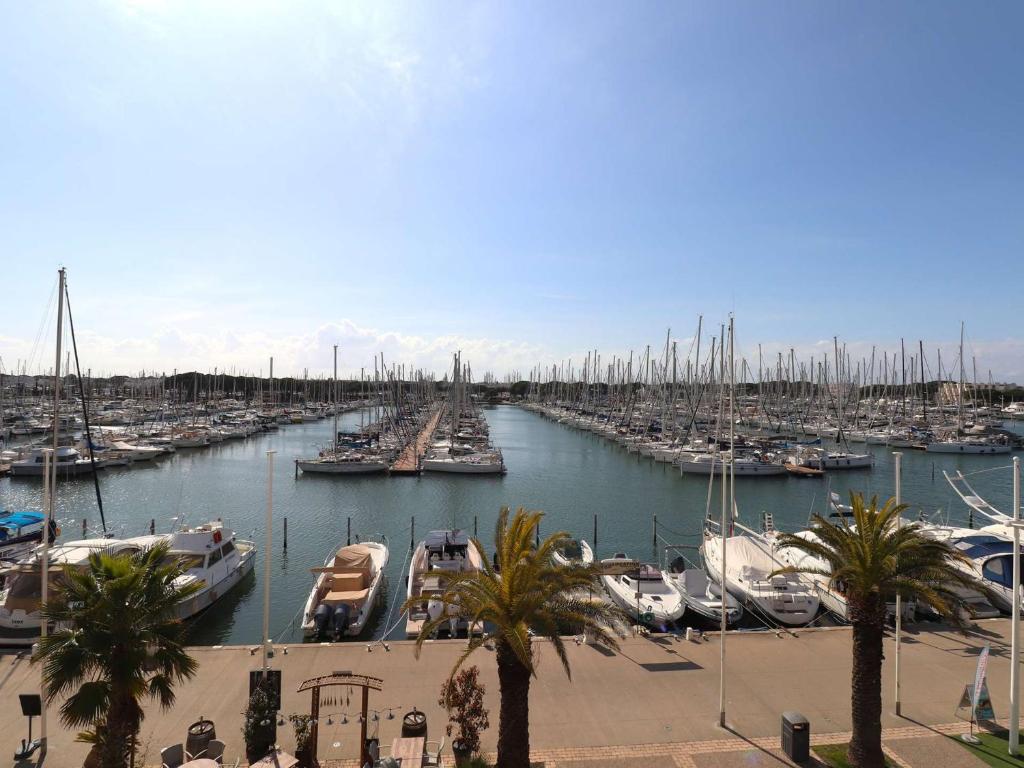 Studio Cabine avec Climatisation et Parking au Port, Proche Restaurants - FR-1-307-280 - 2