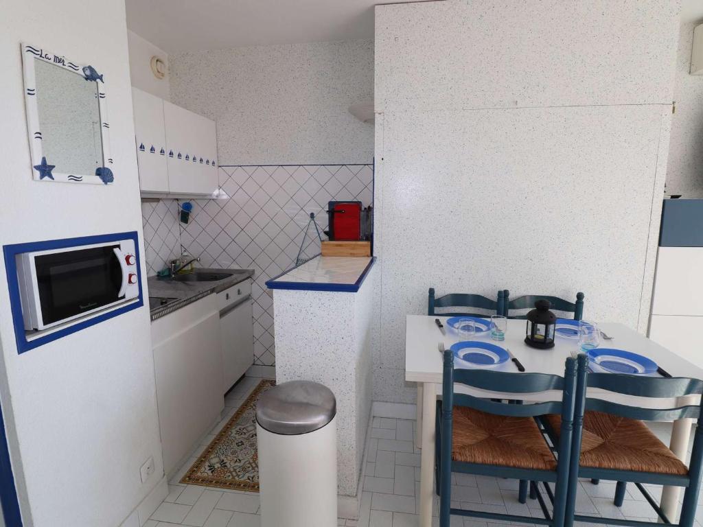 Studio Cabine avec Climatisation et Parking au Port, Proche Restaurants - FR-1-307-280 - 4